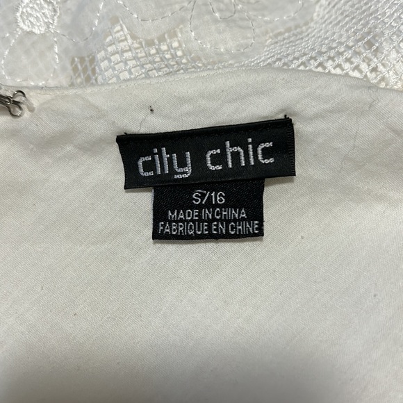 City Chic White Lace Dress size 16 - Picture 7 of 7